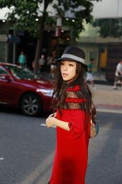 张静初街拍生活照,尽显自然魅力，展现真实自我